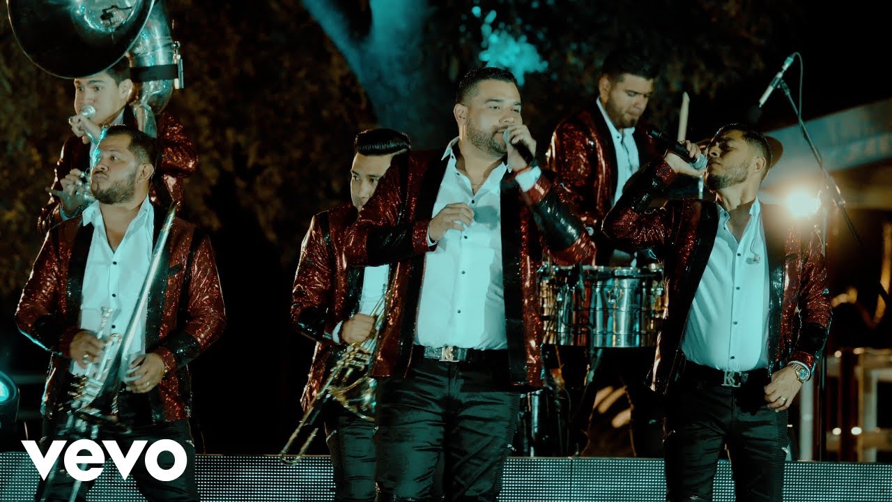 Banda Carnaval - La Vida Recia (En Vivo)