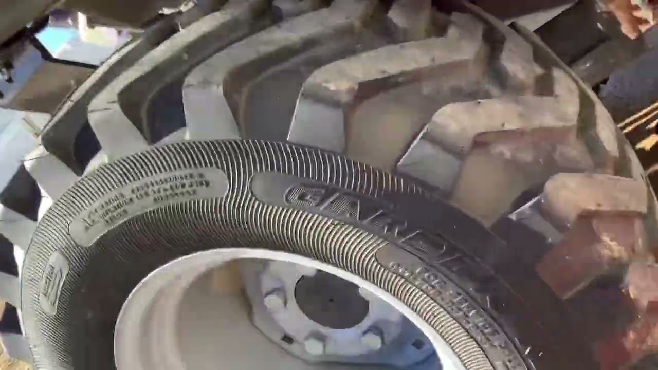 Hooking up a belly mower (Massey Ferguson 2326) to your tractor