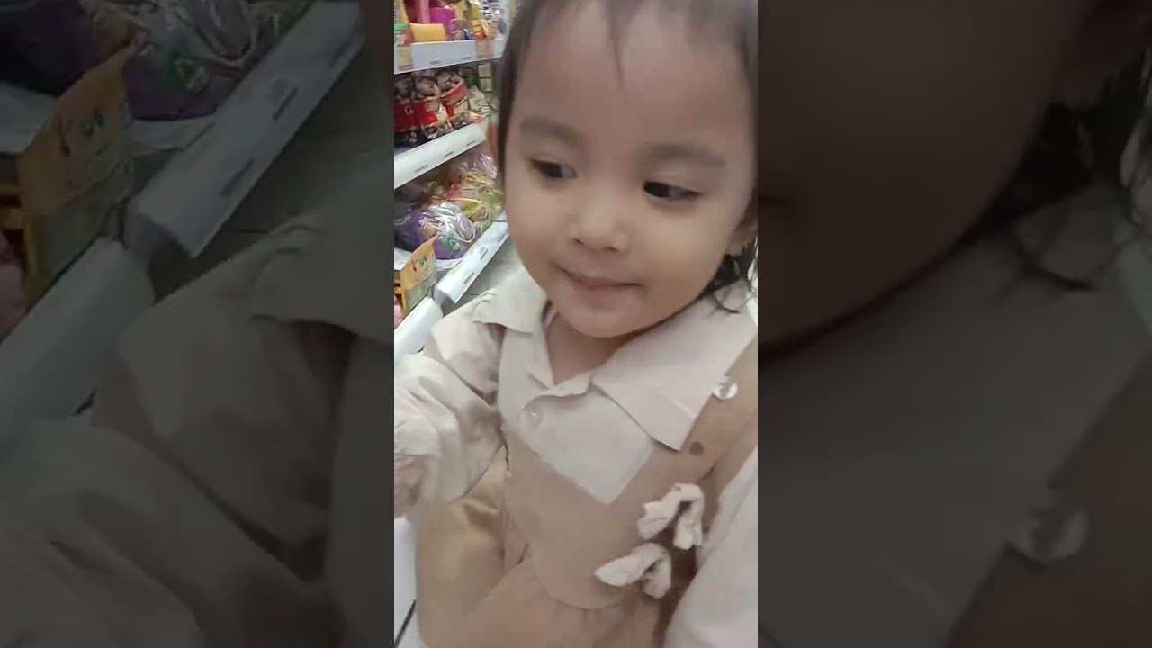Anter Dede beli yupi sama susu 🥰