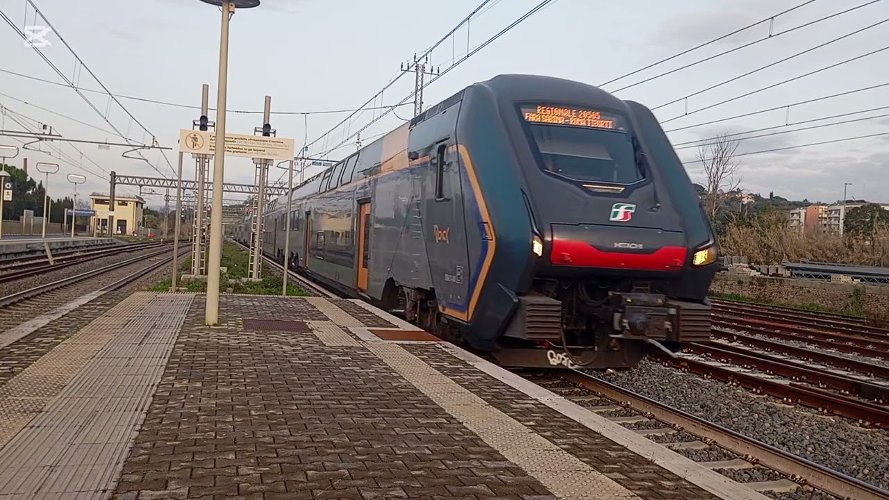 Treni regionali e in transito alla stazione di Monterotondo-Mentana