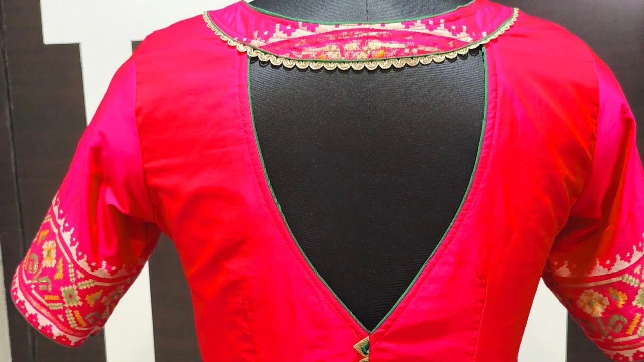 Bohot sunder back blouse design . New blouse design #beautifulpattern #fashion #fashionndesigns 