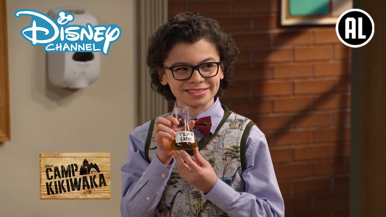 Camp Kikiwaka | Le sérum de vérité | Disney Channel BE