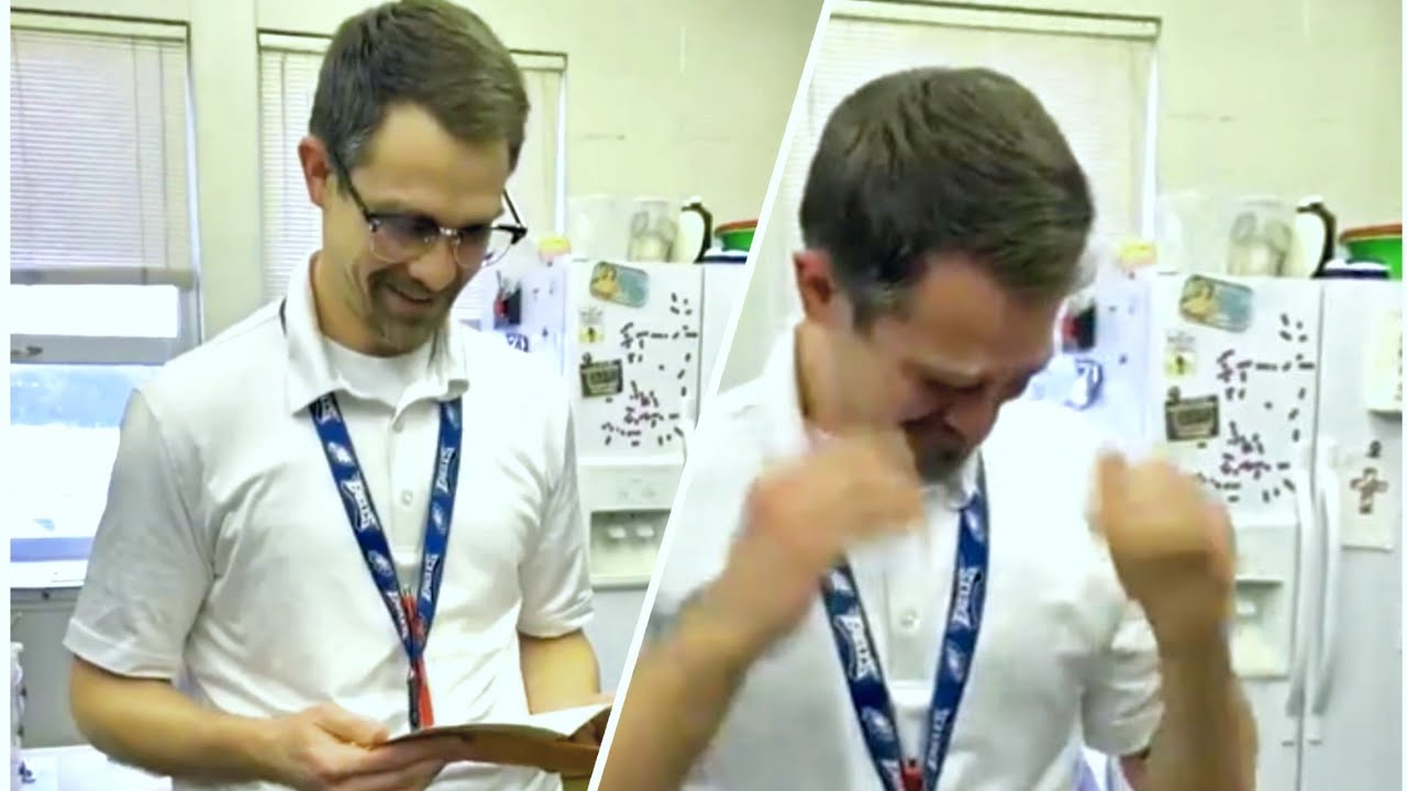 A gift from students made their teacher cry. |Heart Touching |Trey Payne