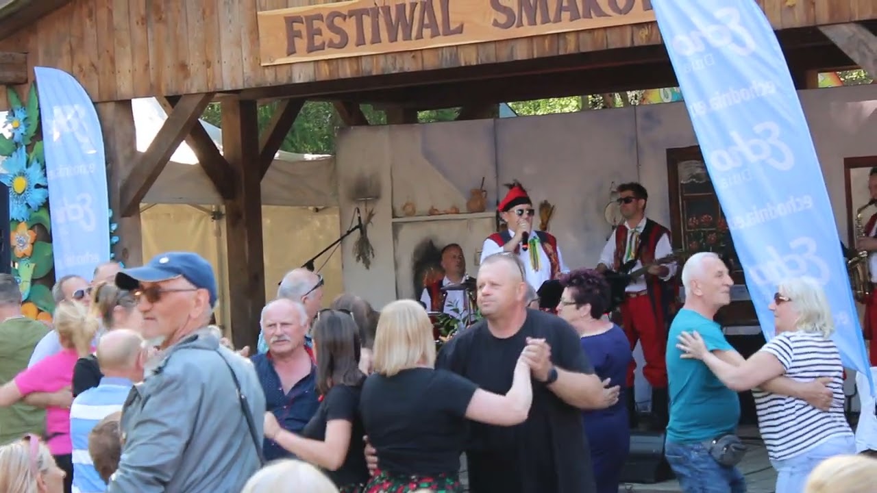 Kapela Jędrzej bawiła gości na Świętokrzyskim Festiwalu Smaków w Tokarni 04.05. 2024