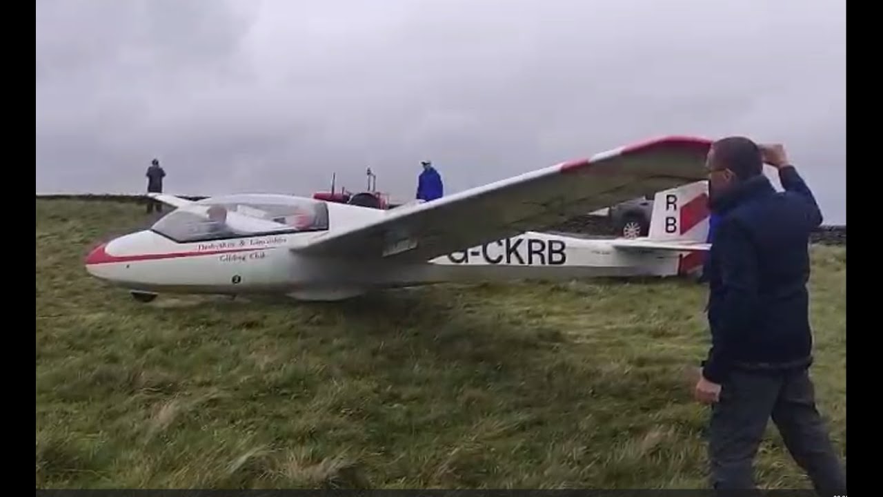 Schleicher ASK 13 Bungee Launch. Camphill Vintage Rally 2025