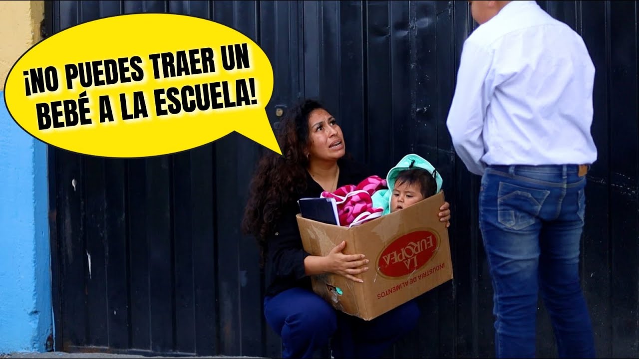 Este pequeño llevaba a su hermana a la escuela por esta triste razón
