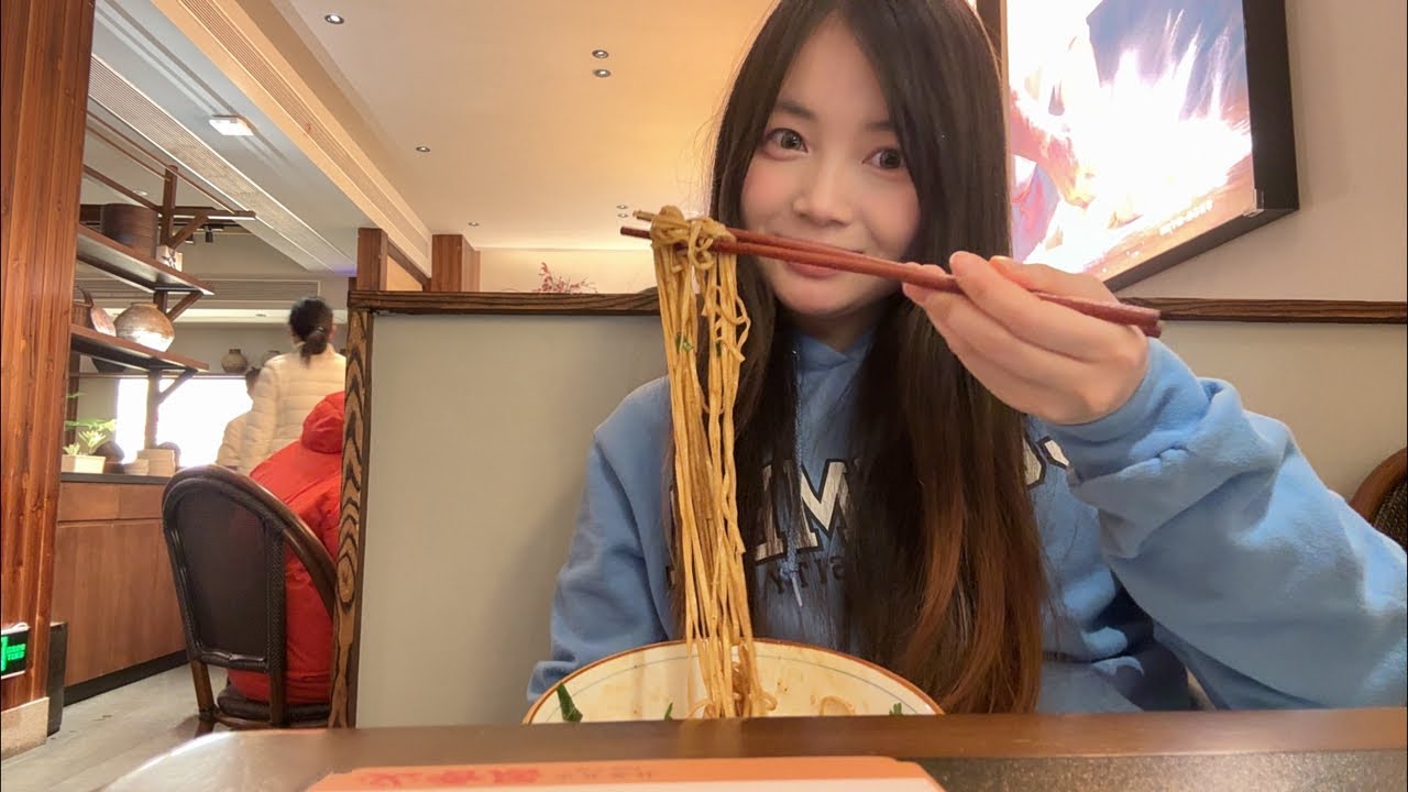 Vlog| Noodles 🍜 and Dim sum for Brunch 🧧🎉