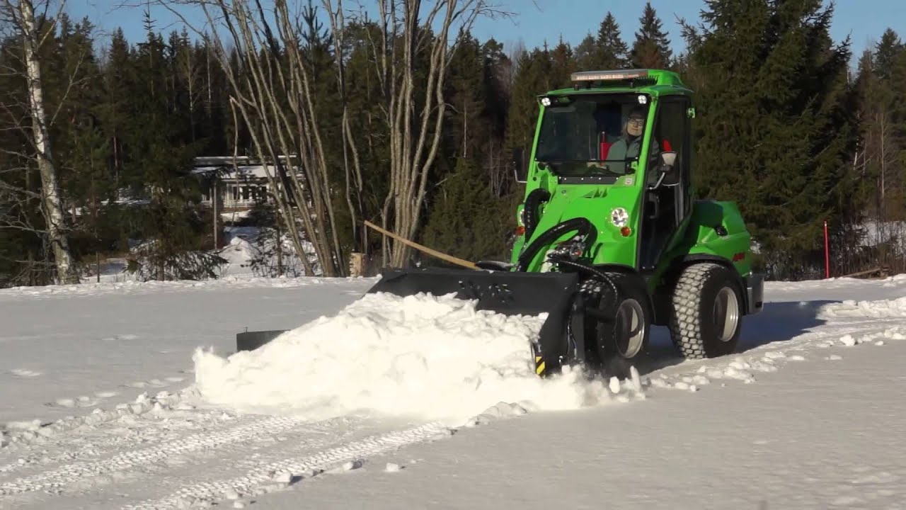 Avant attachments: Flipper bucket