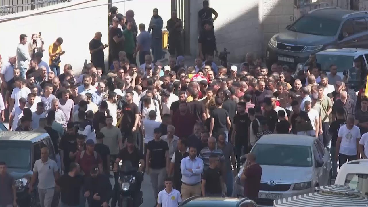 Funeral in WBank for Palestinian killed by Israeli troops
