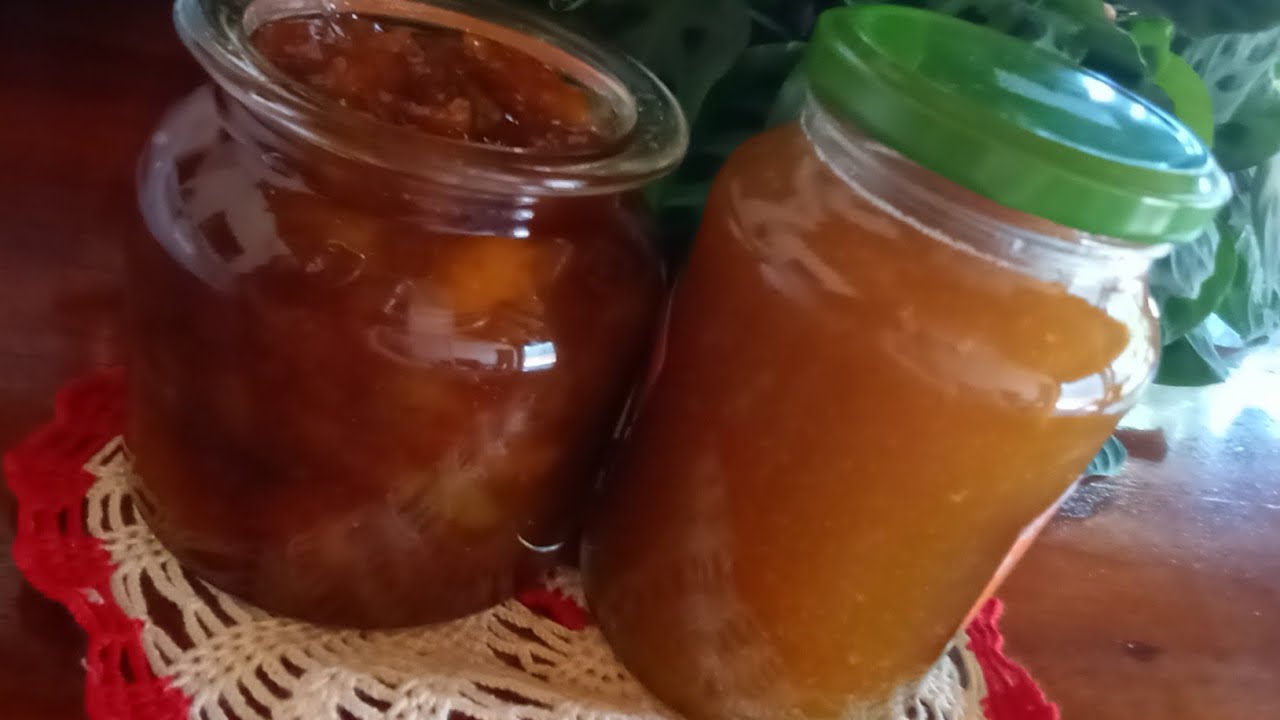 Geleia de pêssego e doce de pêssego.