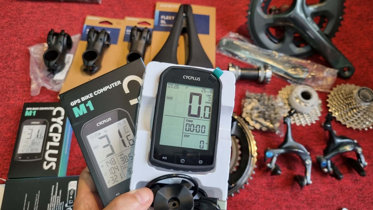 đồng hồ đạp xe cycplus m1, xích- líp-đùi đĩa Tiagra 10s, yên-potang ngắn giant..Lĩnh bike 0974523474