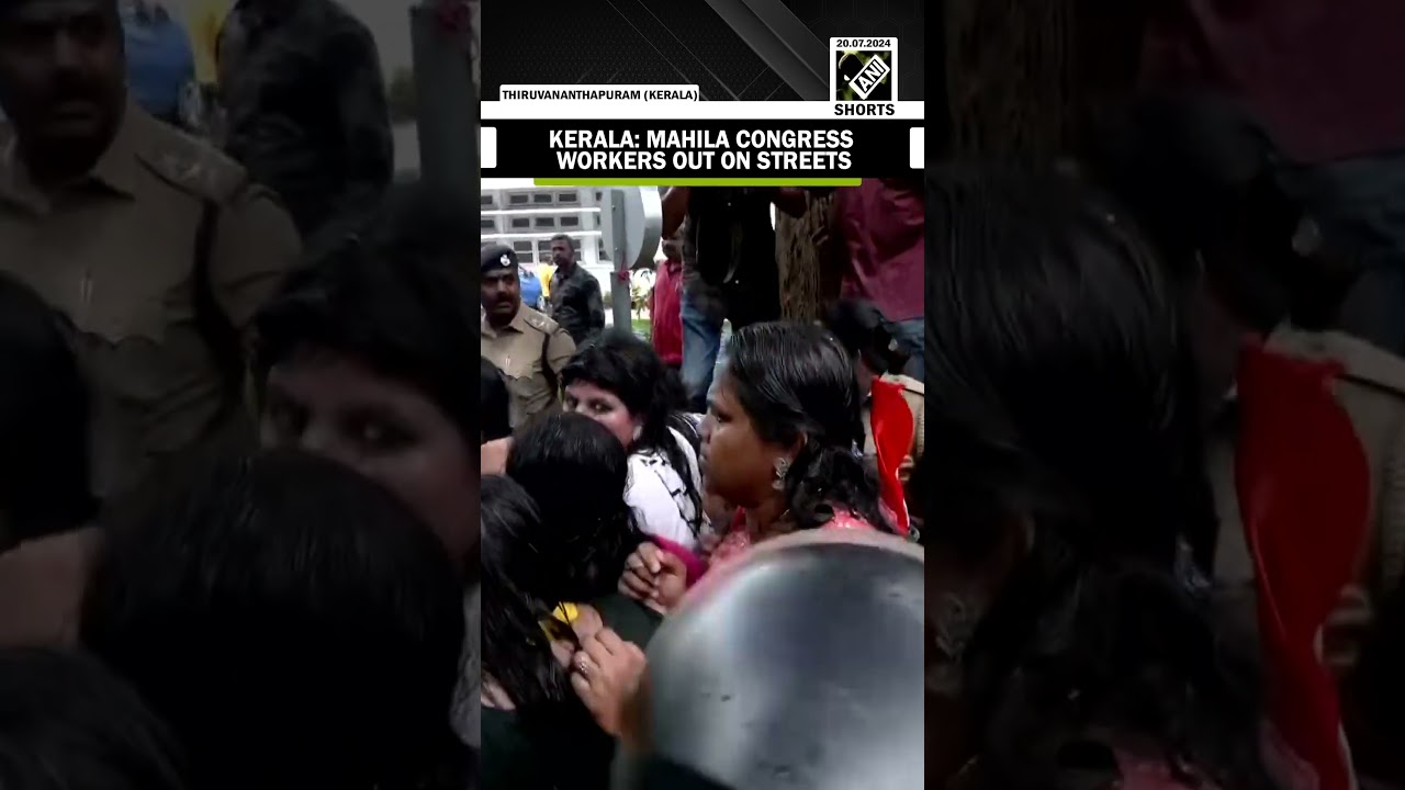Thiruvananthapuram: Mahila Congress workers express agitation over the death of sanitation worker