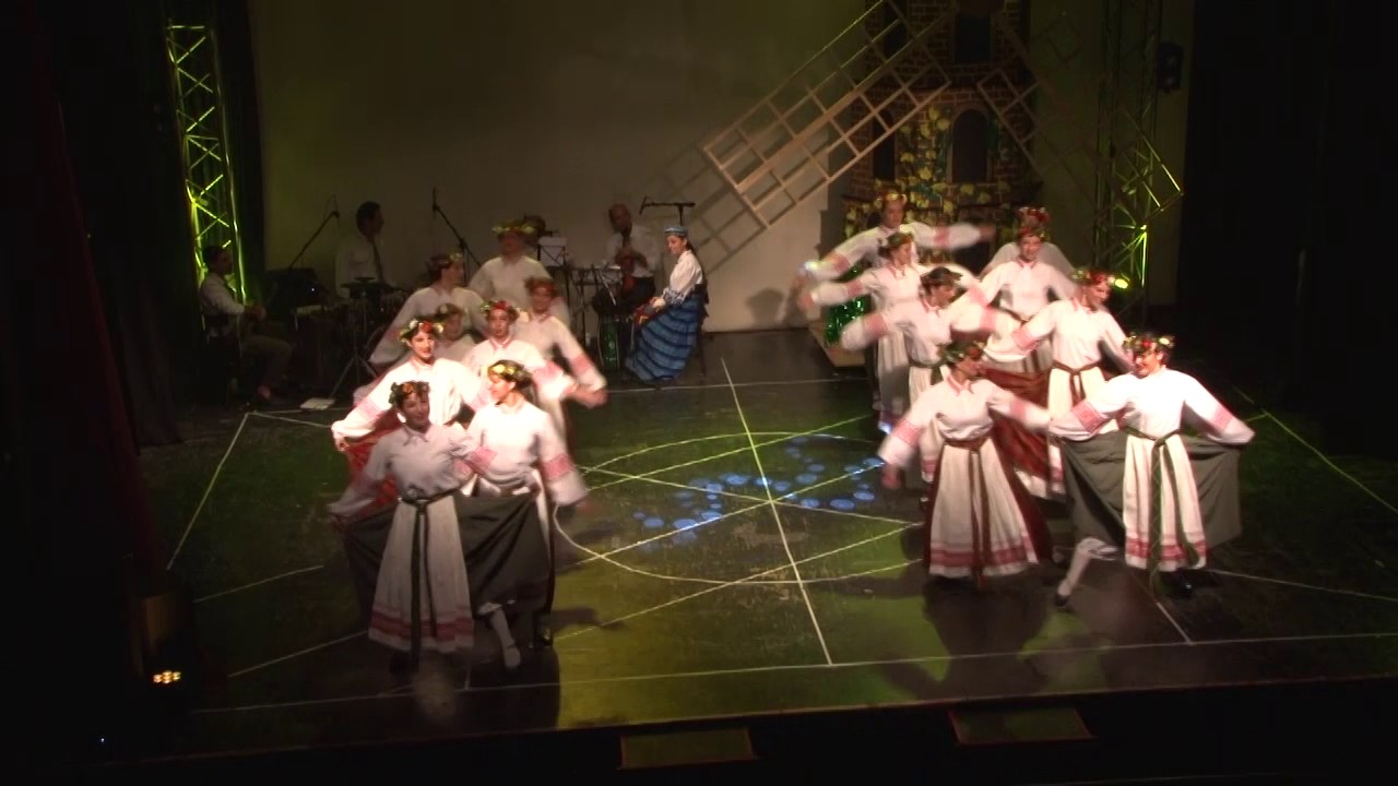 Pakrestinuke - Ballet Lituano Nemunas - Nemuno Ansamblis
