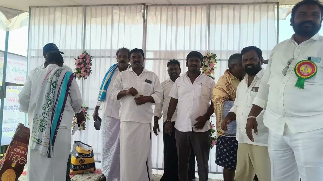 కొణిదెల శ్రీ భ్రమరాంబ, మల్లికార్జున స్వామి జాతర సందర్బంగా ఎద్దులపరుగు పోటీలో విజేతలకు బహుమతి ప్రధానం