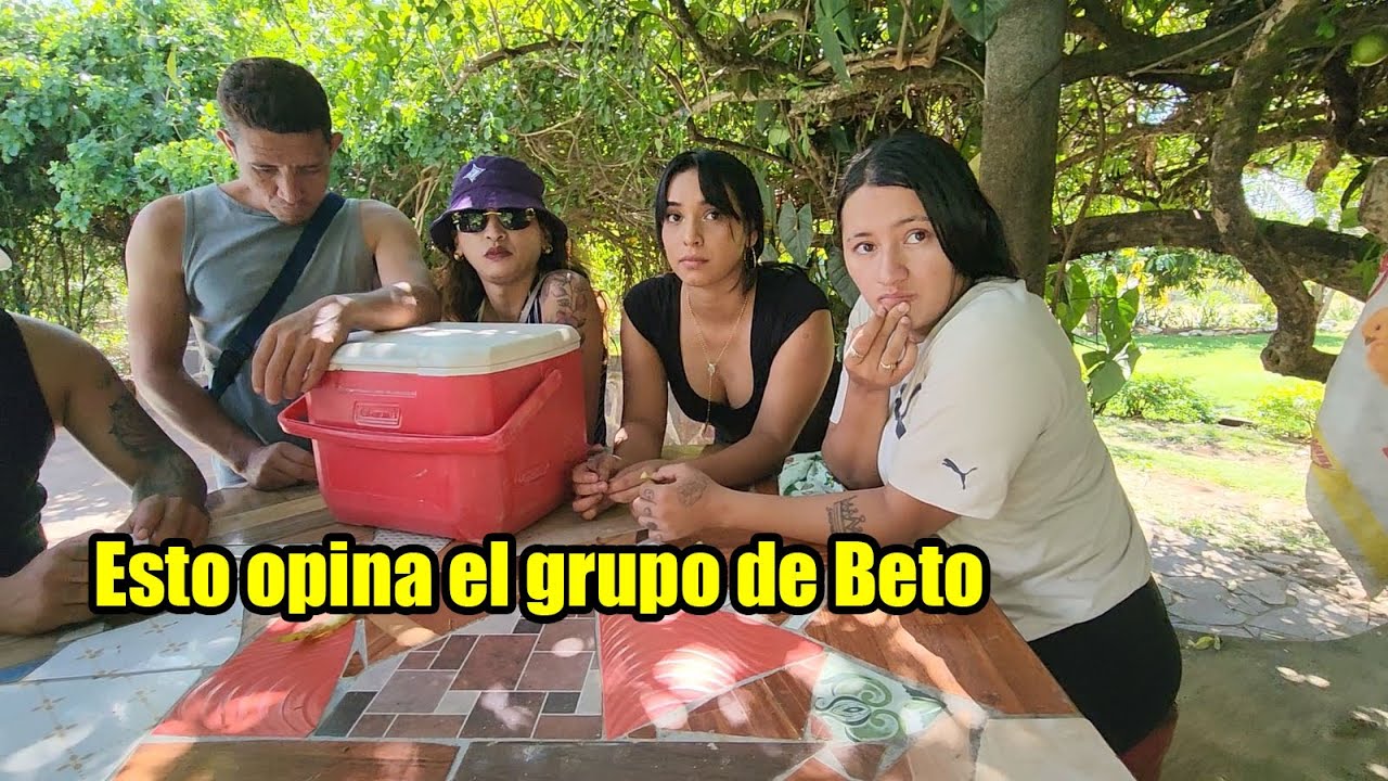 Juan defiende a las chicas de las ahuevadas que les pega Beto🤬Mónica se ordeña y vota la leche-6