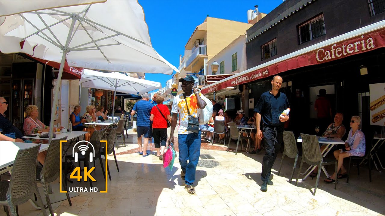Torremolinos una ciudad dedicada al Turismo - Spain Walking tour 4K 🎧