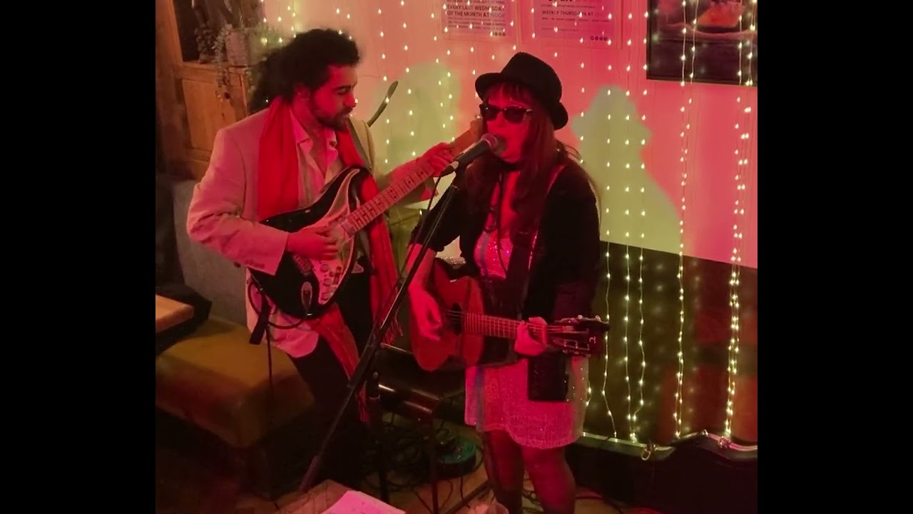 Don't Put It On Me, Linda Lamon with Niall Brett clip