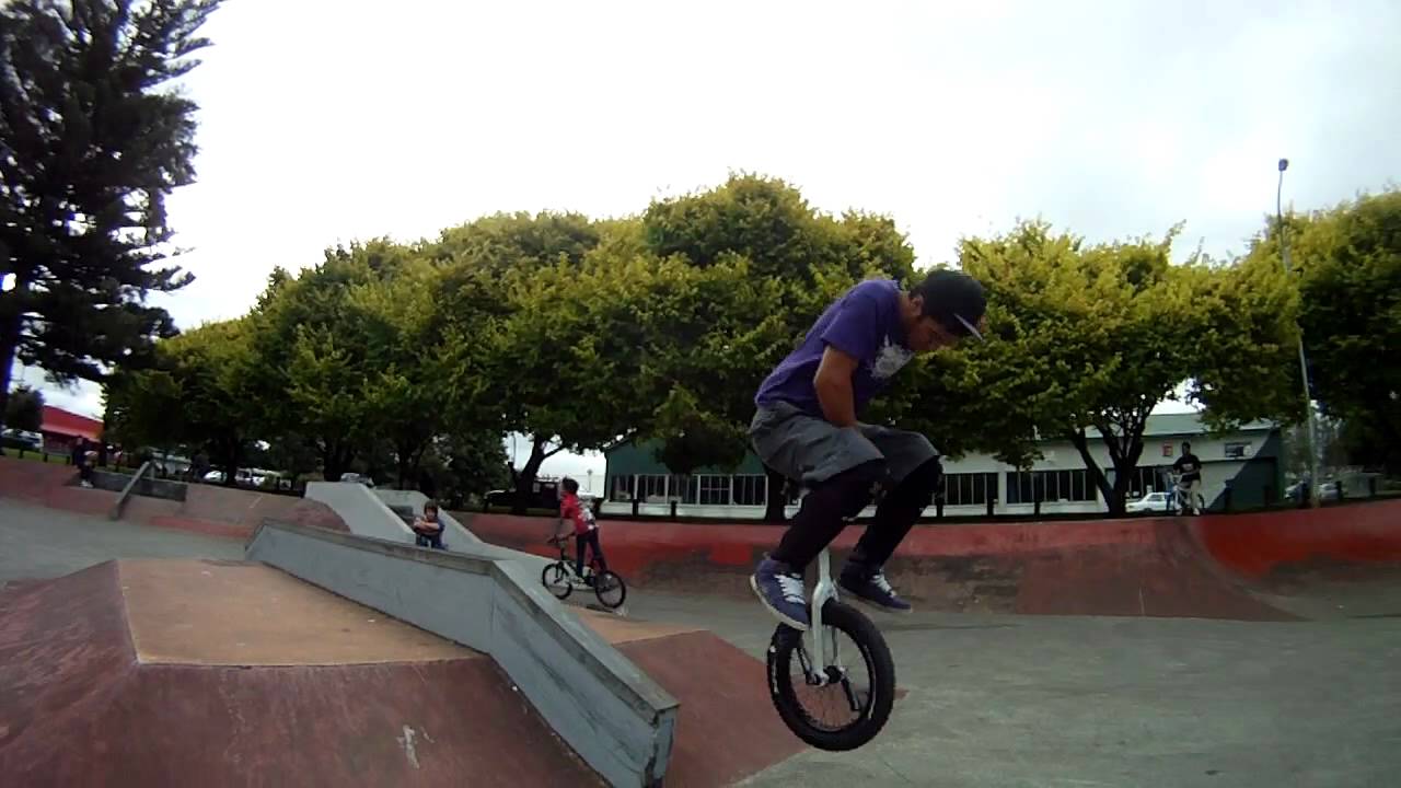 EXTREME UNICYCLE TRICKS - Street Unicycling - Chris Huriwai