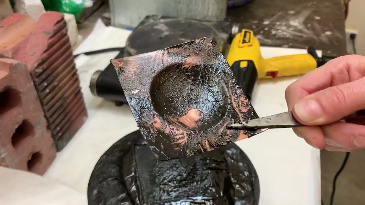 Quick tutorial: how to remove a workpiece from pitch with minimal pitch sticking to your workpiece.
