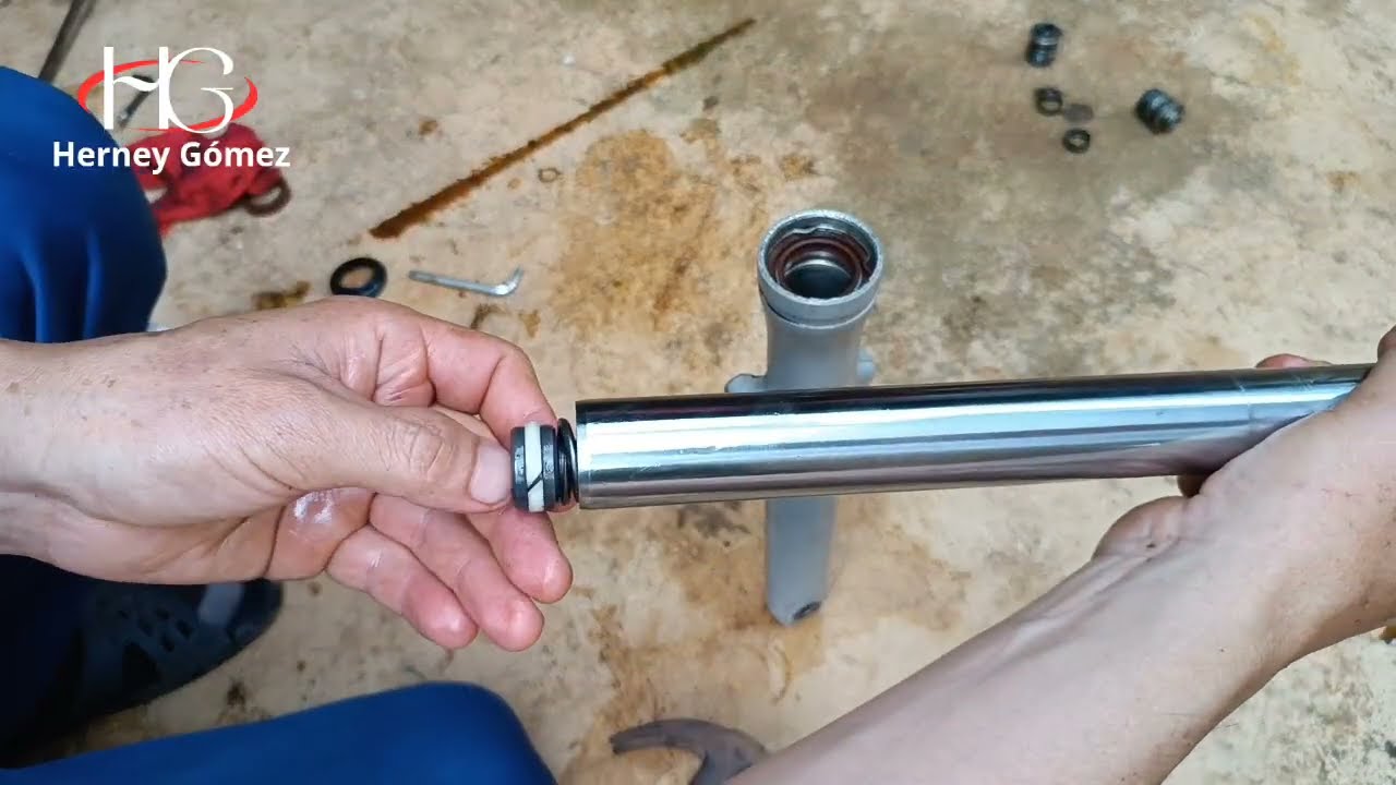 Cómo hacer mantenimiento de barras de moto
