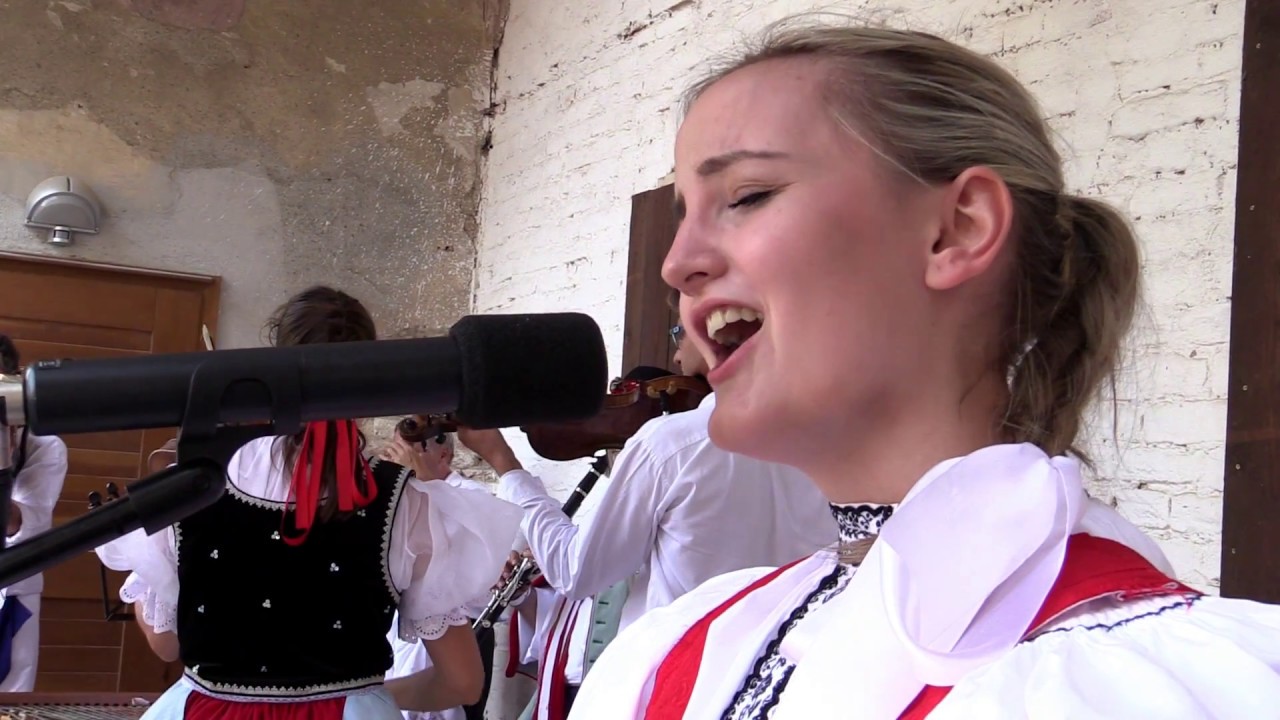 BŘECLAV-III.SETKÁNÍ PŘÁTEL JIŽNÍ MORAVY: Zpěváčci Slovácka a N.Stávková za doprovodu CM M.Kůrečky