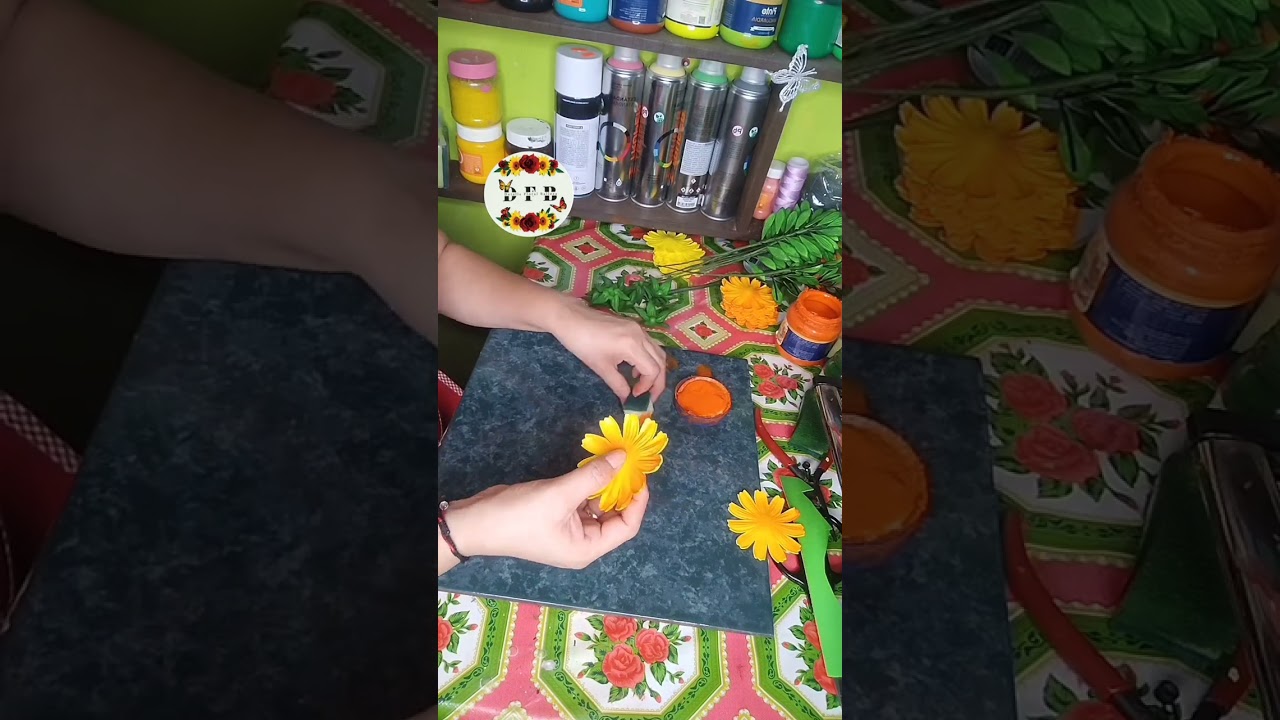 Flor de cempasúchil de foami