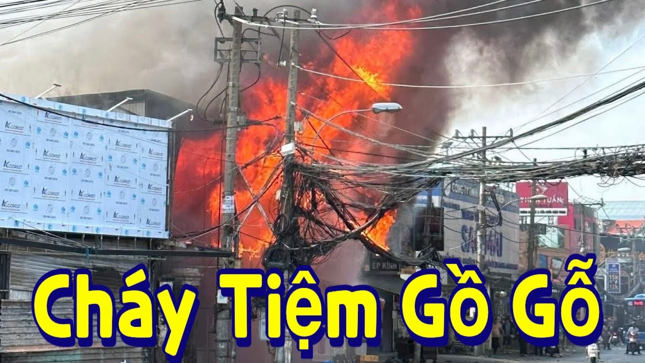 Cháy Lớn Cửa Hàng Bán Đồ Gỗ_Đường Đỗ Xuân Hợp TP.HCM