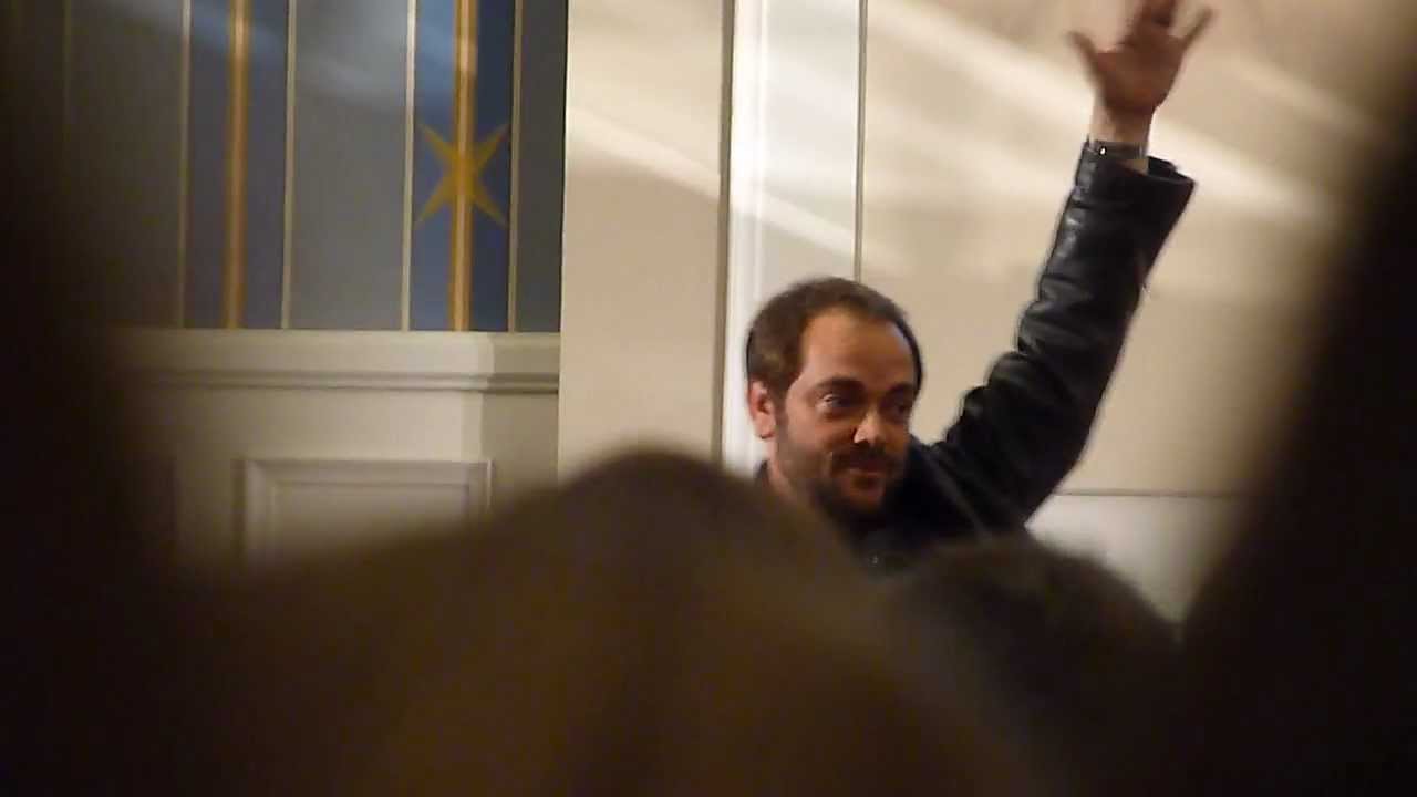 Mark Sheppard - Does he feel small next to Jared & Jensen ? @ The Apocalypse, SPN convention