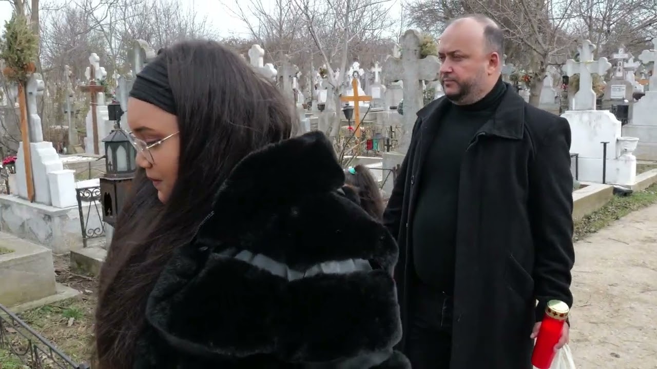 Florin Bahoi-Aprind candela si plăng la măicuța la mormănt.live 2024