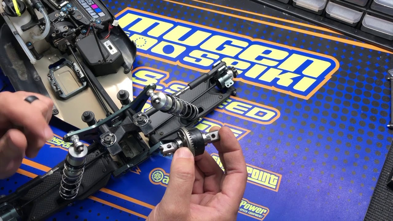 Адам Дрейк из Mugen Seiki Racing рассказывает о регулировке зубчатых колец и шестерен на MBX8T.
