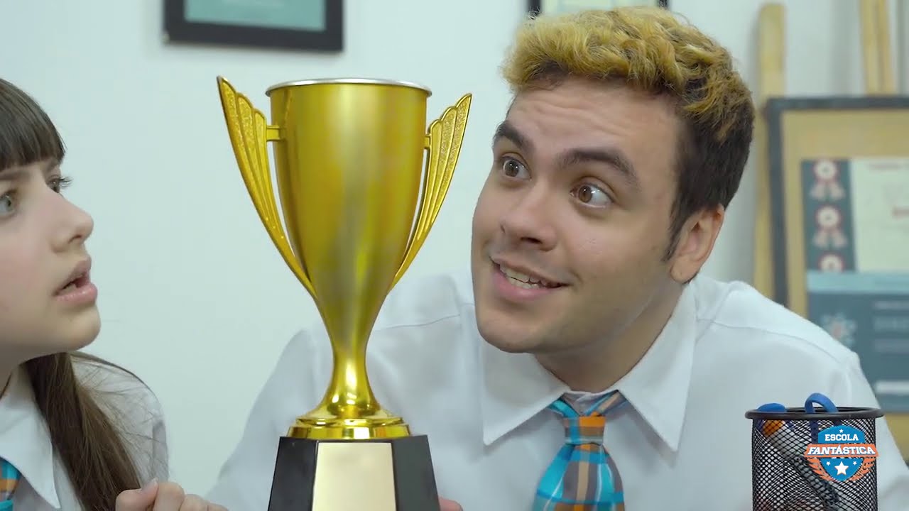 O DIA QUE LUCCAS NETO FOI EXPULSO DA ESCOLA FANTÁSTICA