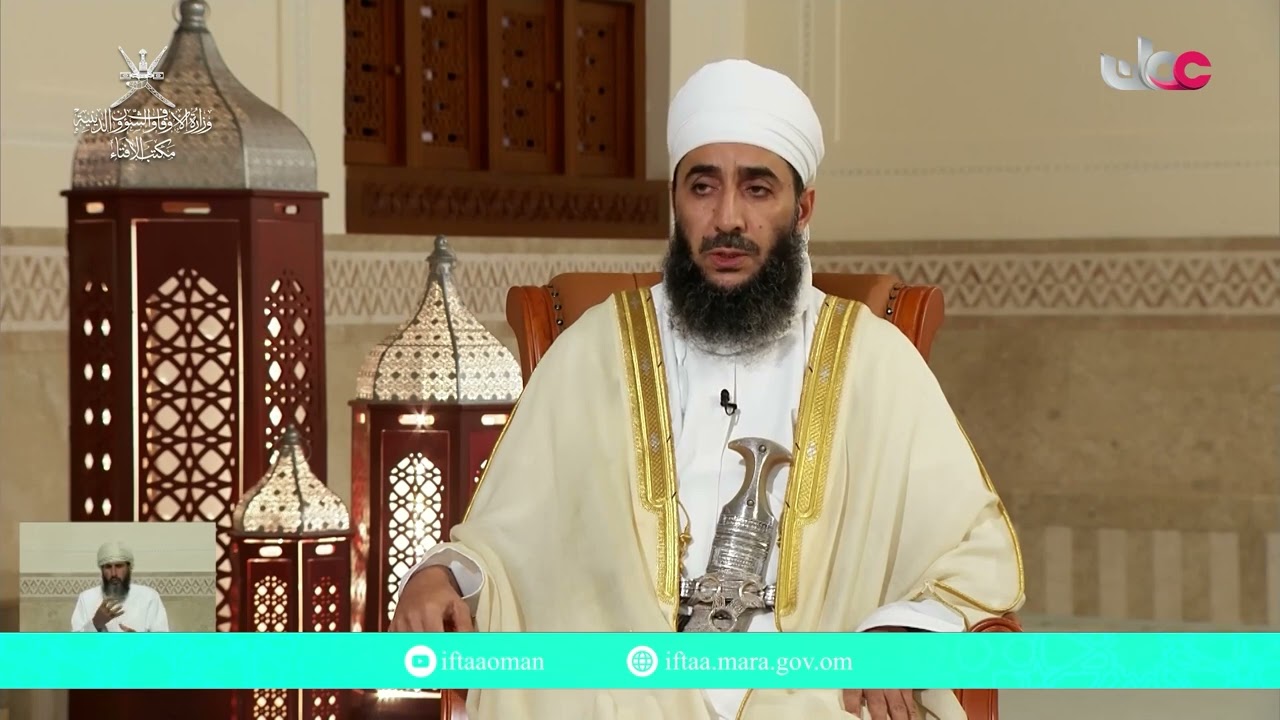 هل استقدام عامل لرعاية الوالد المشلول يعد من العقوق؟ | #سؤال_أهل_الذكر