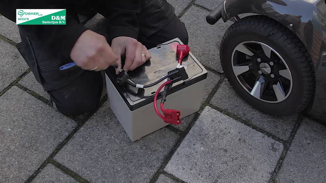 Scootmobiel accu wisselen / monteren