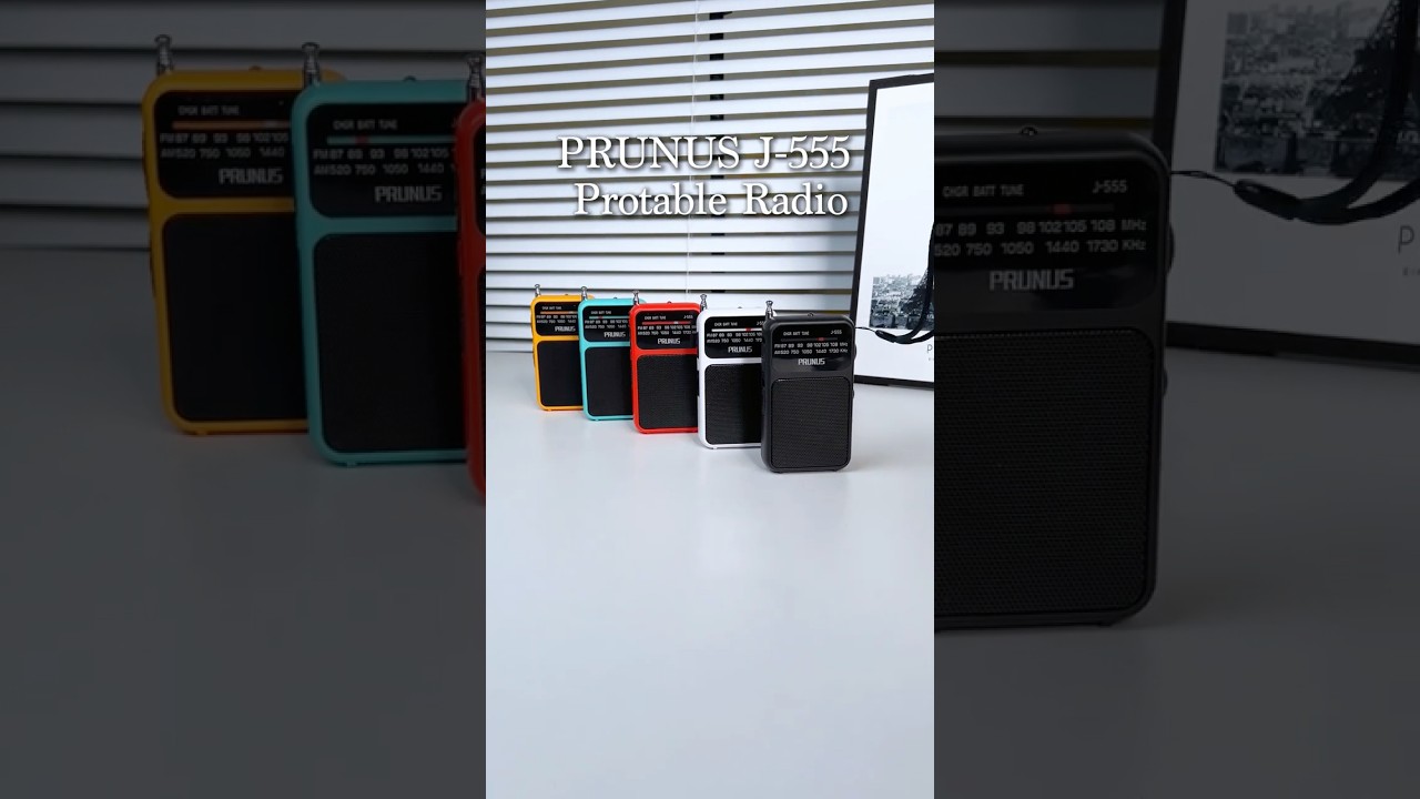 AAA or USB-C? You choose! This pocket radio keeps you going, no matter the situation! 🔋