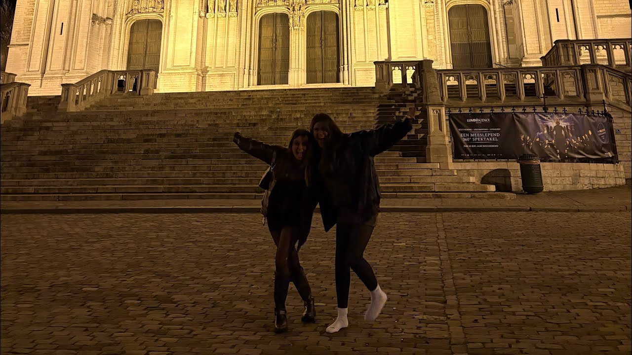 Brussels+Bottomless with Clare and Chloe !