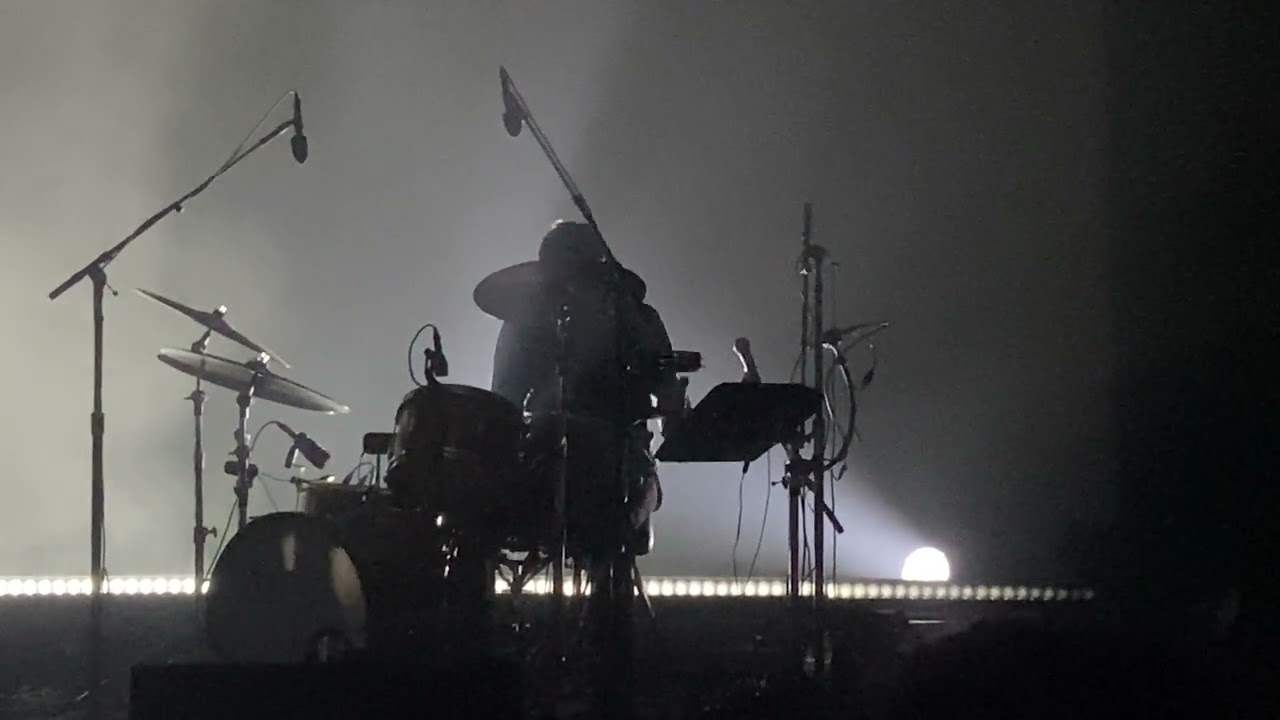 Beach House - Superstar + Levitation, live @boeingcentersa