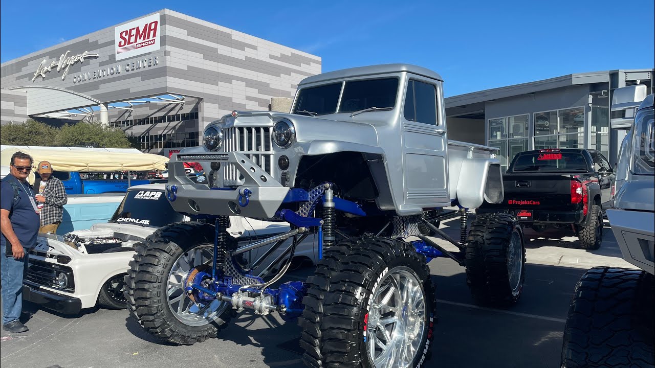 SEMA 2021! | Day 1 of the show!