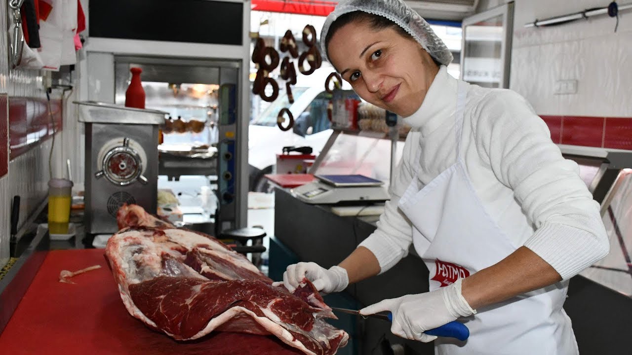 KOSGEB desteğiyle ilçenin ilk kadın kasabı oldu