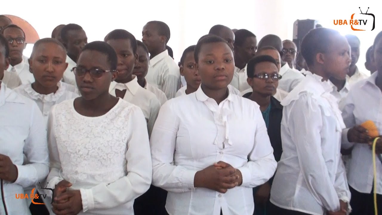 Chorale de Lycée Kiremba SUD EHE ARAZANA N'IBICU IJISHO RYOSE RIZO MWIBONERA