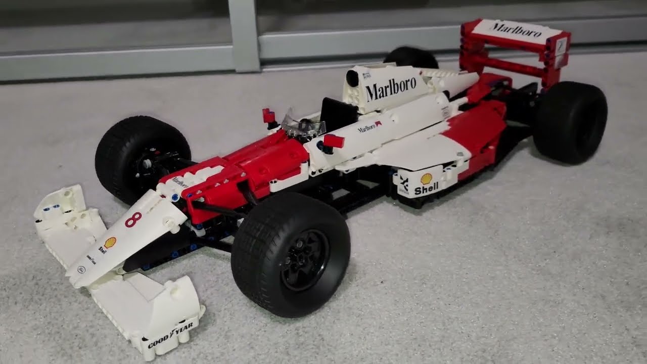 Ayrton Senna - Remote-Controlled McLaren MP4/8 MOC "Lego Type" Technic