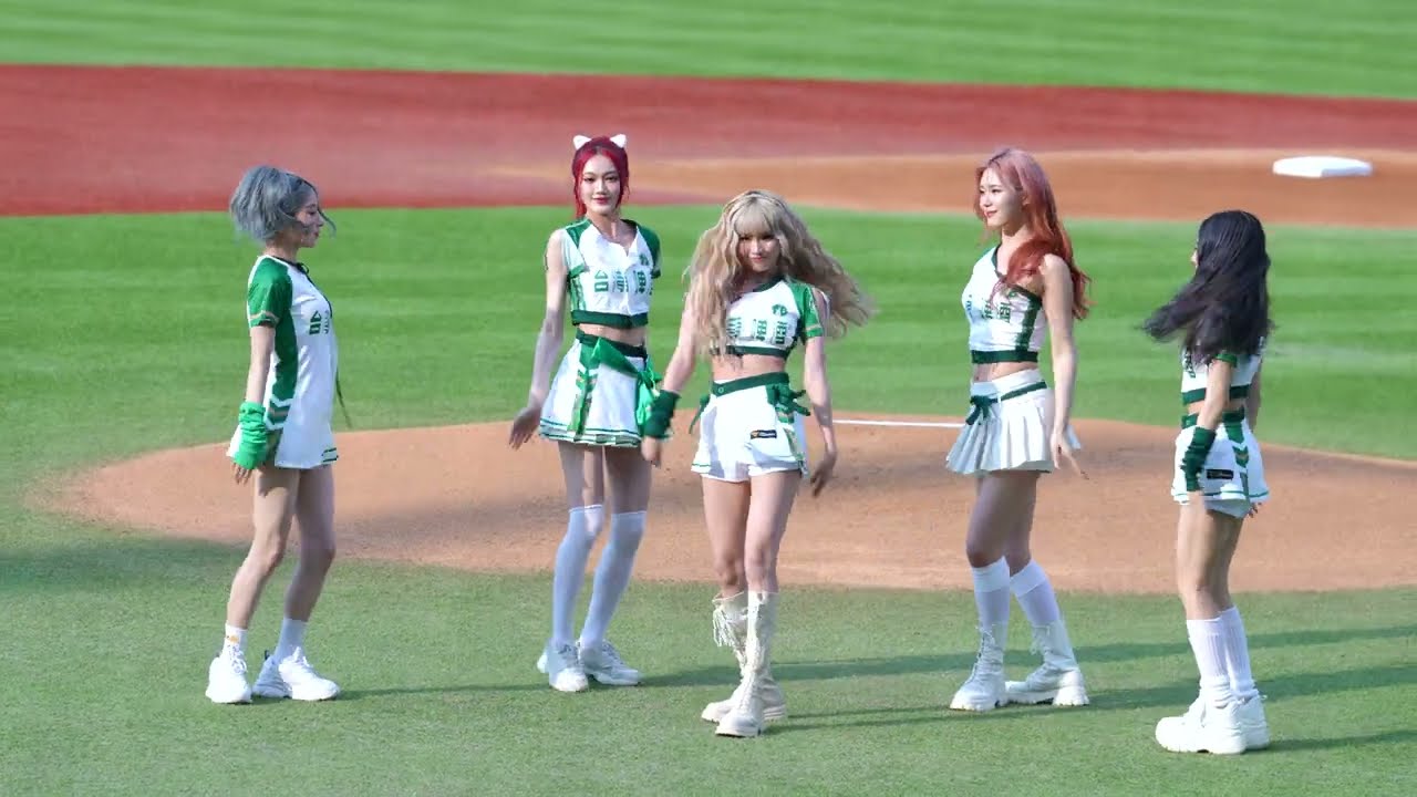 20250621 味全龍大叔乾一杯主題日 女團「ELL&s」賽前演出 〈Cloud 99〉 #ELLEs #ELL_AND_S #Cloud99