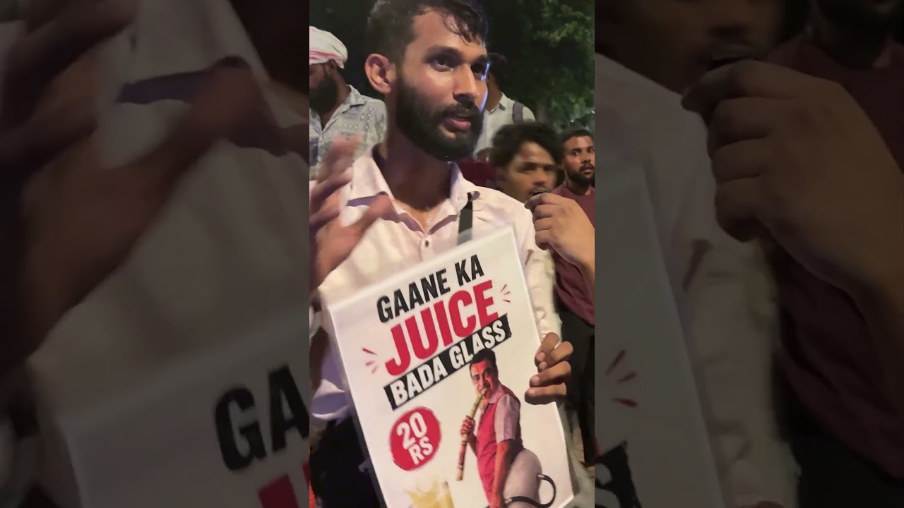 Protester Holding Nitin Gadkari's Poster Sparks Questions at Jantar Mantar