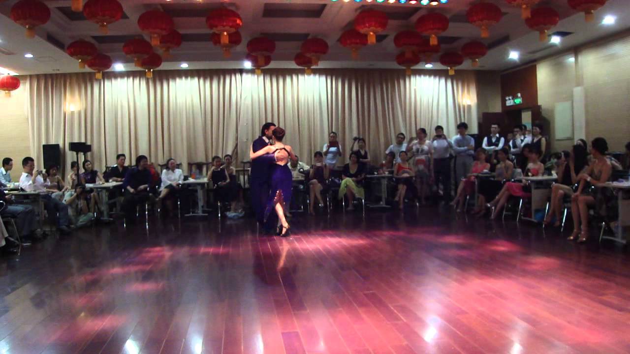 Paula Ballesteros y Alejandro Hermida 3. Milonga - Silueta Portena