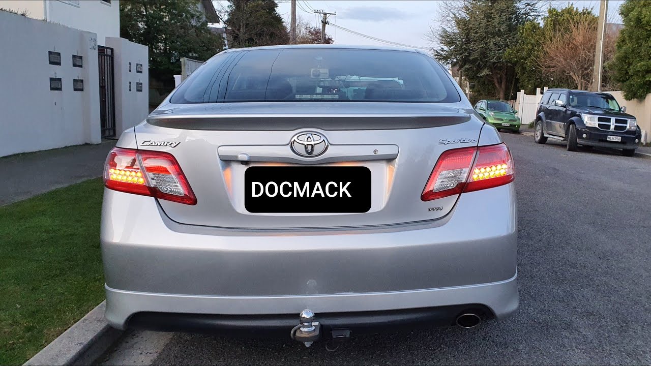 How to replace Licence Plate bulb on a  Toyota Camry 2006 to 2011