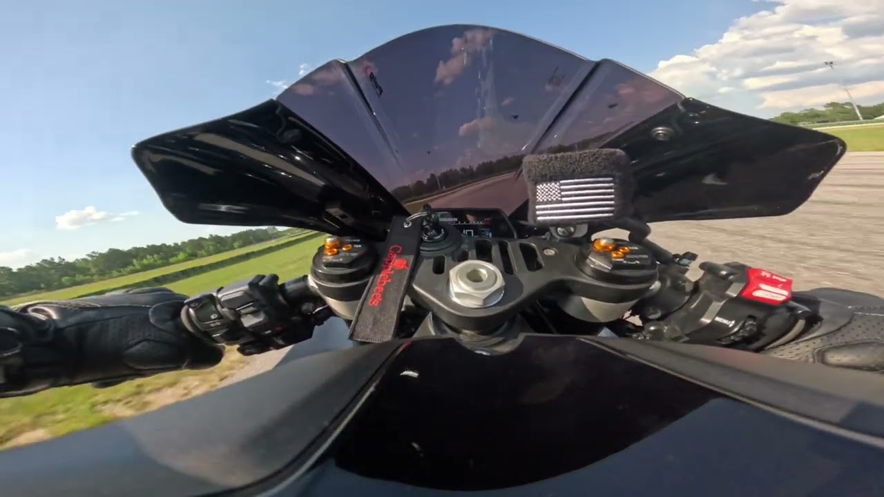 CMP ‘24 r1 trackday last session @ 95 degrees F