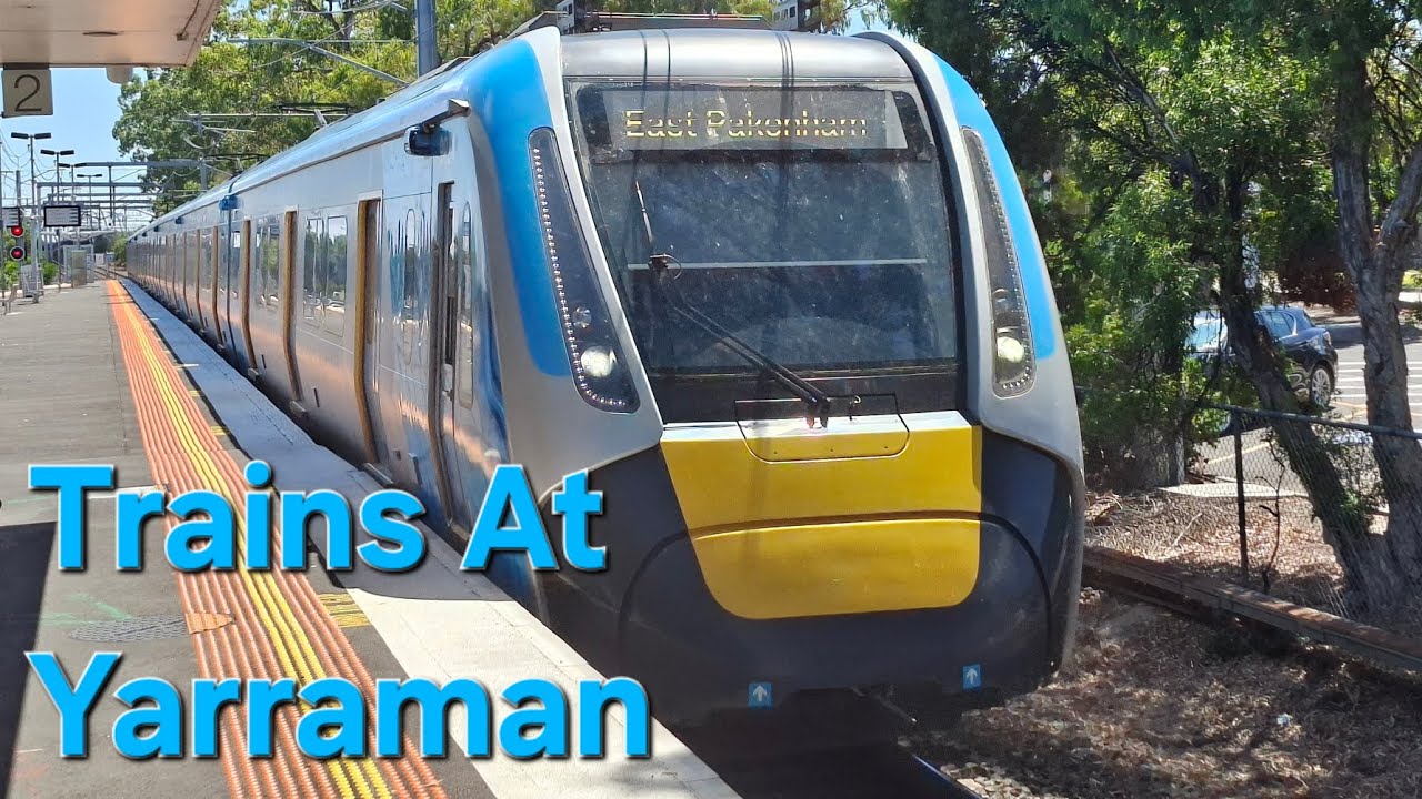  Trains at Yarraman 