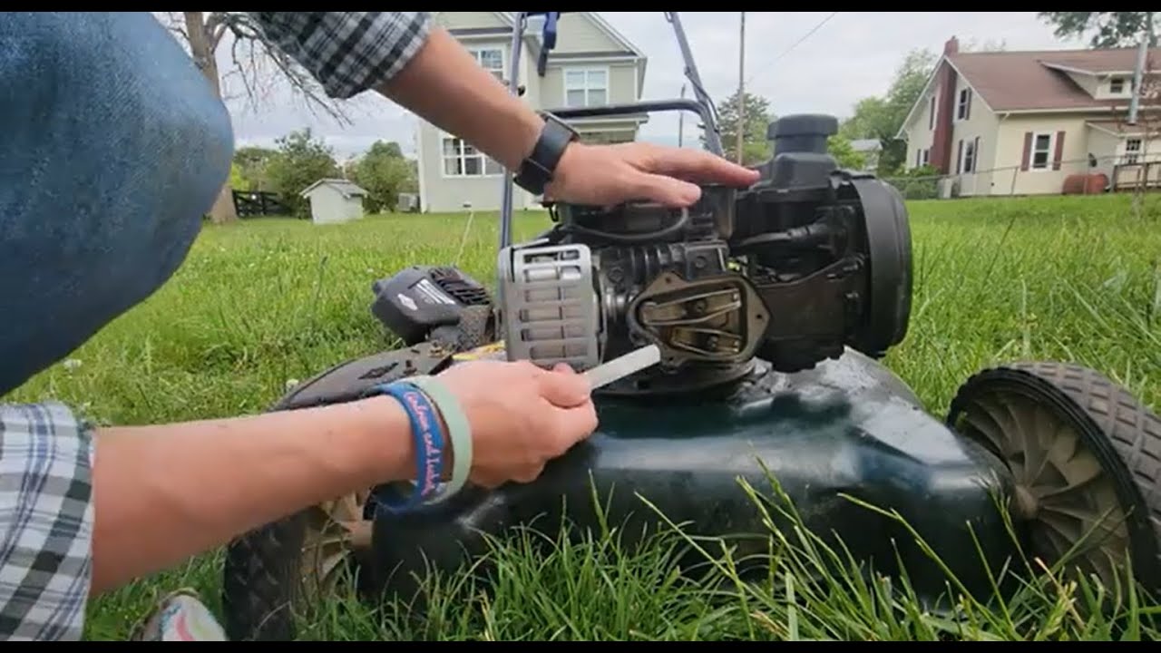Adjust valves, Bolens 450E lawnmower (Briggs and Stratton engine)