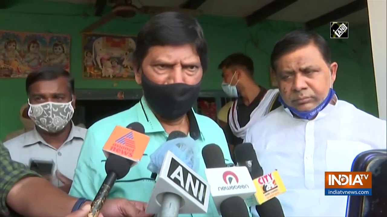 Hathras case: Ramdas Athawale announces Rs 5 lakh aid to victim's family
