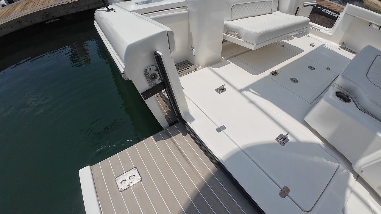 Pursuit S 428: The most innovative center console boat with a gorgeous cabin!