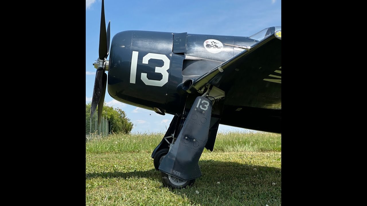 Grumman F8F „Bearcat“ mit Moki 300 und mit SCALE Eigenbau Fahrwerk! 240 km/h !